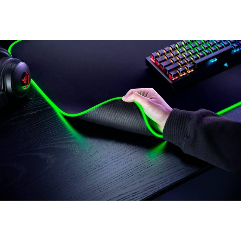 Razer GOLIATHUS CHROMA 3XL - Gaming Mousepad - RGB - Soft, Cloth Material - Balanced Control & Speed
